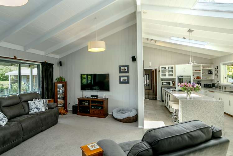 2 Titoki Grove Featherston_5