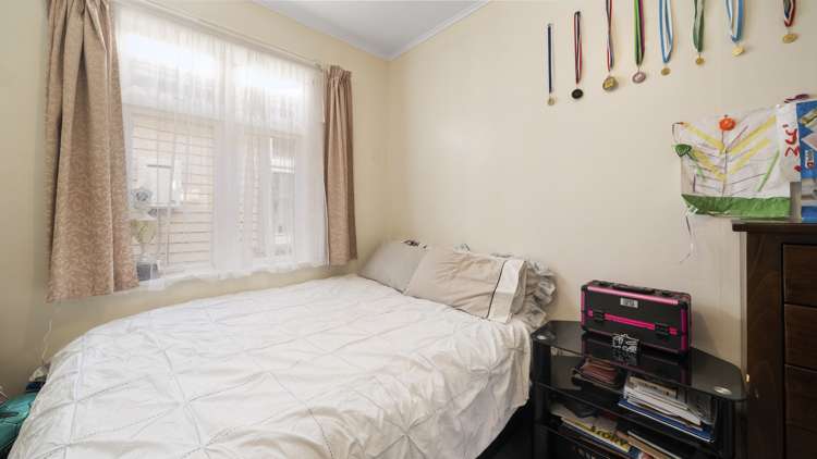 64 Kauri Street Miramar_8