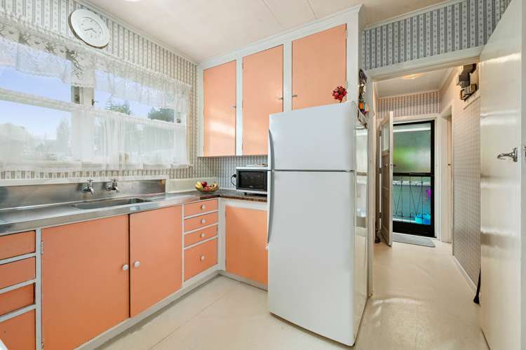 8 Werrina Crescent Mangakakahi_11