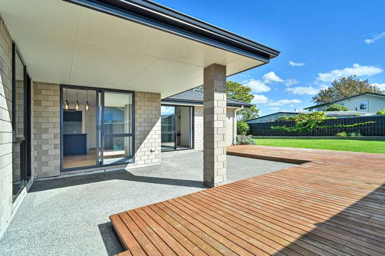 22 Read Crescent Clive_15