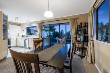 61 Albatross Close_4