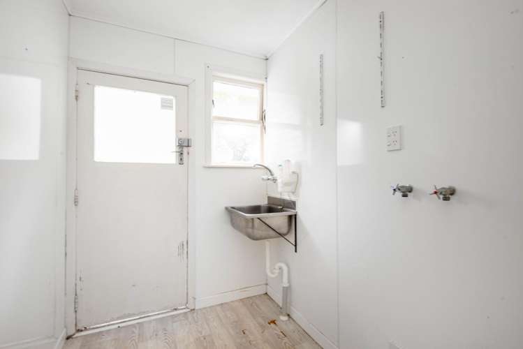 42 Kaituna Street Waitangirua_13