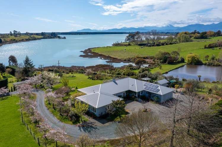 364 The Coastal Highway Redwood Valley_36