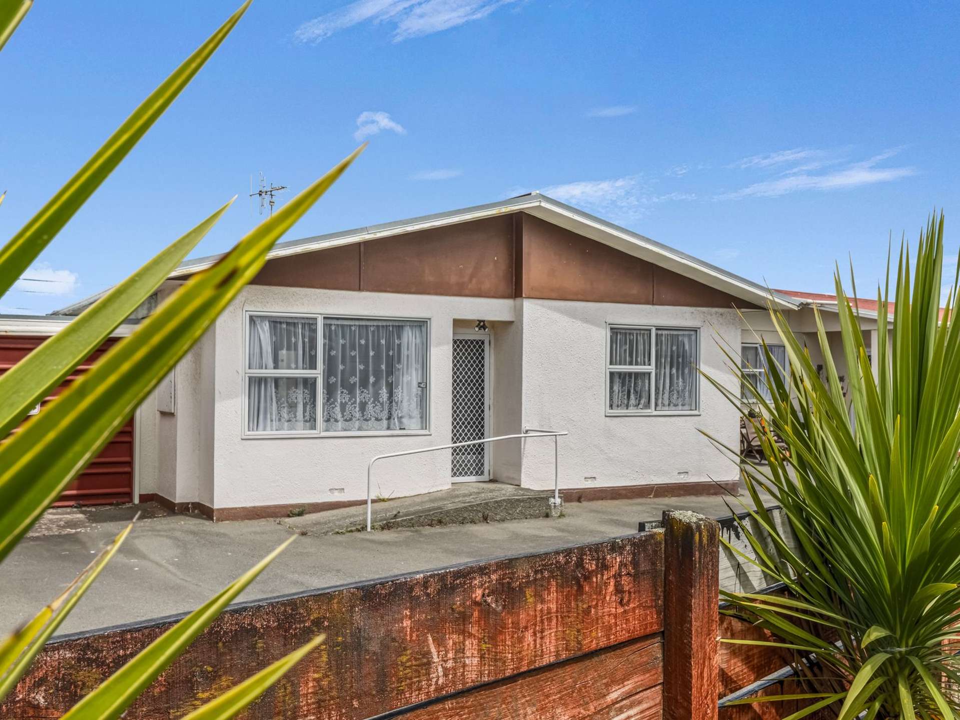 2/104 Alma Road Gonville_0