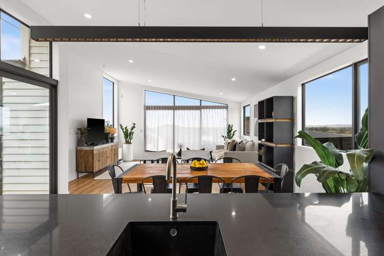 87 Oak Road Poraiti_1