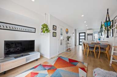 3/6 South Pacific Place_4