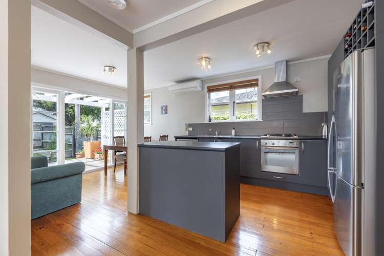 18 Rewi Road Royal Oak_5