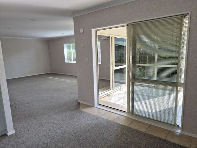  B/14 Edward Avenue Orewa_4