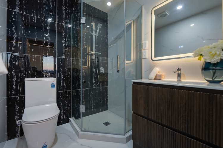 1 Puhakehake Place Flat Bush_19