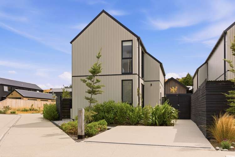 33 Casterway Crescent Jacks Point_14