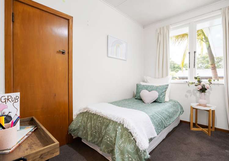 9 Morrison Crescent Glenview_18