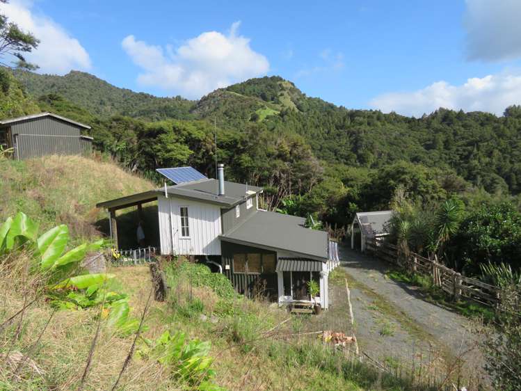 320 Takahue Saddle Road_0