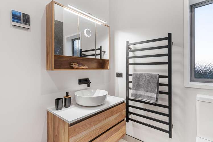 6 Ascot Vale Tikitere_15