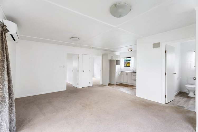 415 West Coast Road Glen Eden_5