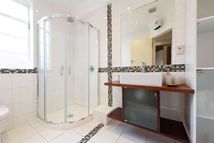 2/302 Willis Street Aro Valley_5