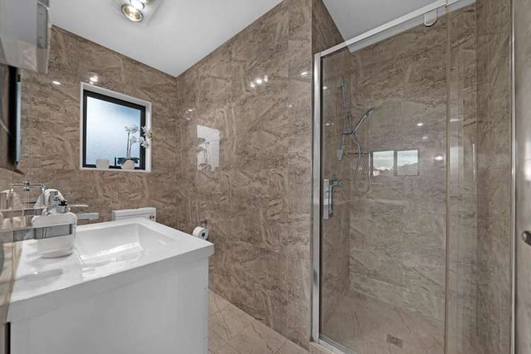 6 Springside Drive Flat Bush_18