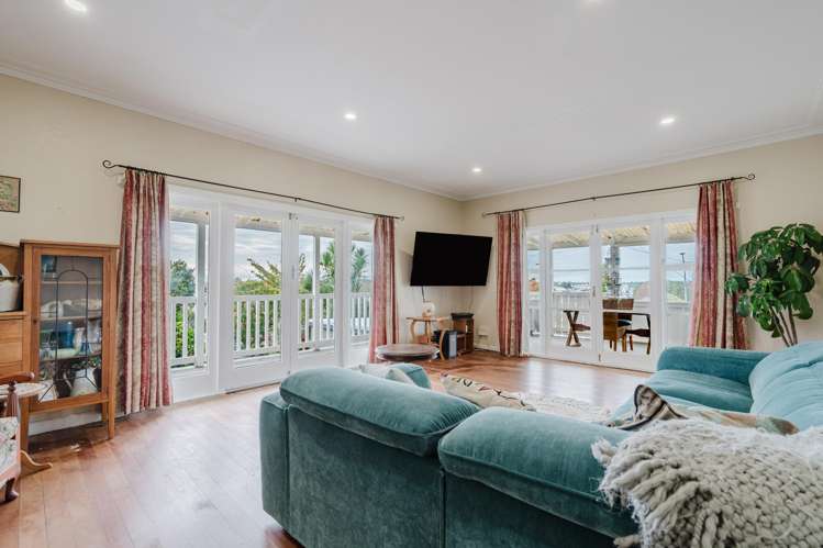 114 Tuhikaramea Road Dinsdale_15