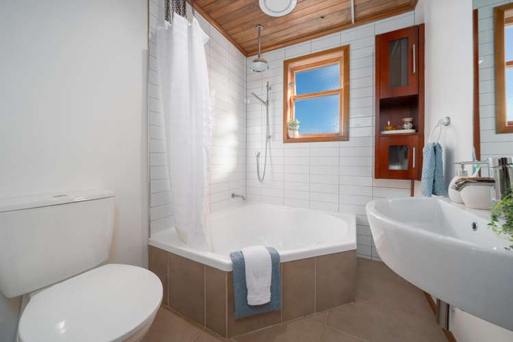 44 Taylor Terrace Tawa_11
