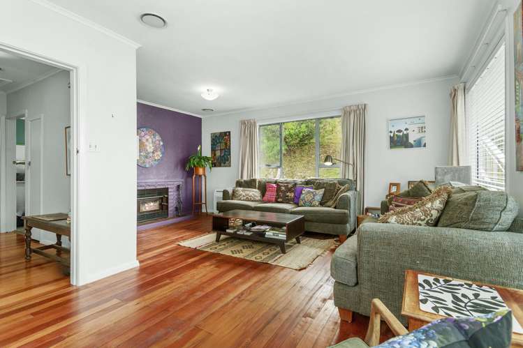 27 Hampton Hill Road Tawa_1