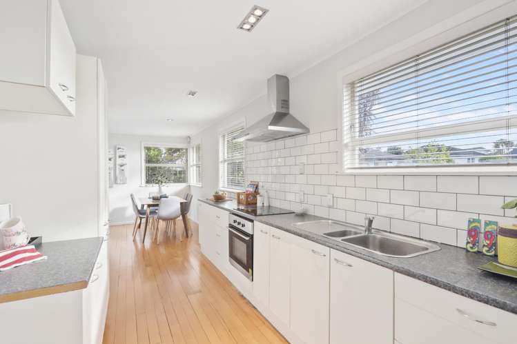 99 Beach Road Te Atatu Peninsula_12