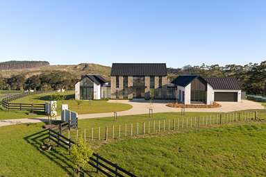 8 Valmoore Way_1