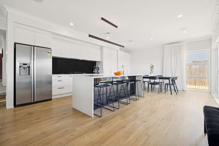 2 Tauwaka Crescent Riverhead_3