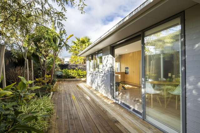 Modern Low Maintenance Tropical Retreat