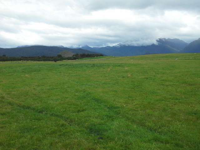 5 Holmwood Road Manapouri_2