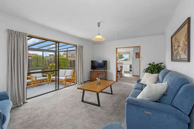 2/3 Dumfries Drive Hei Hei_1