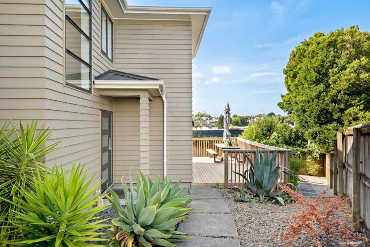 18a Celeste Place Totara Vale_21