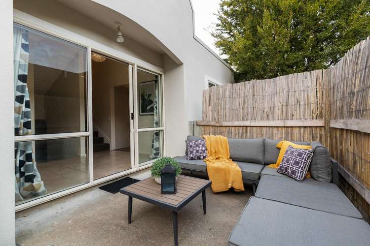 19b Wynyard Crescent Fernhill/Sunshine Bay_22