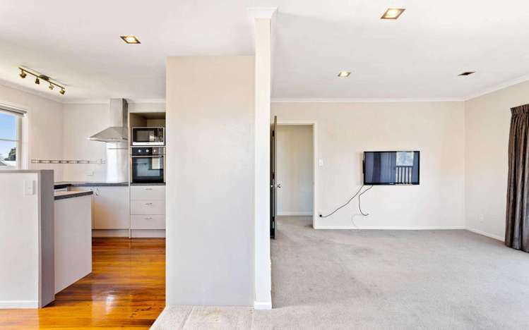 9 Stokes Avenue Te Atatu Peninsula_9