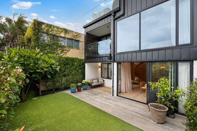 Spacious Townhouse for the Modern Family