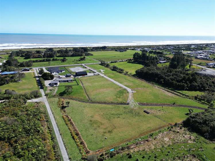 249 Coulson Road Paroa_9