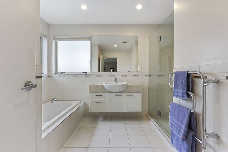 2 Vinograd Drive Te Atatu Peninsula_26