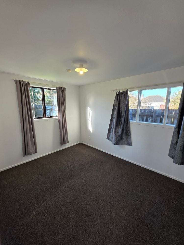 16 Clarkson Crescent Otara_14