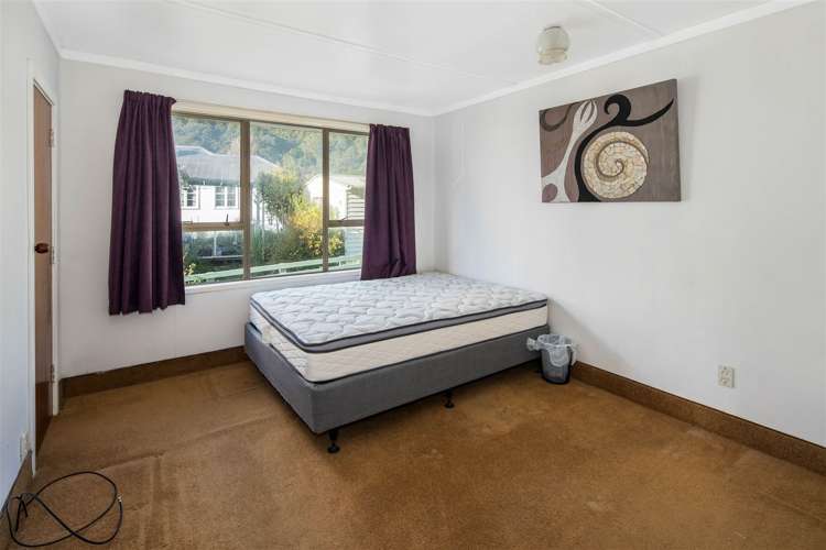 84 Wilkie Crescent Naenae_6