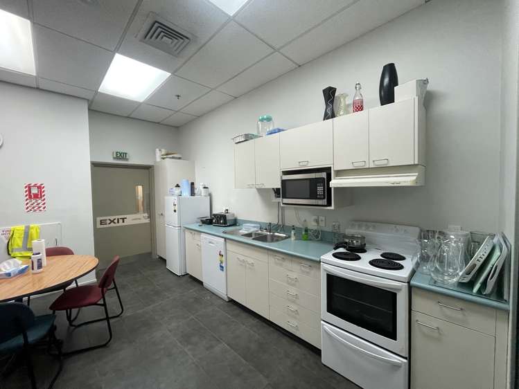 2 Osterley Way Manukau City_3