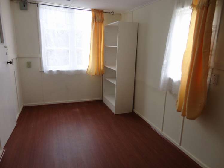 35 Preston Avenue Mount Albert_10