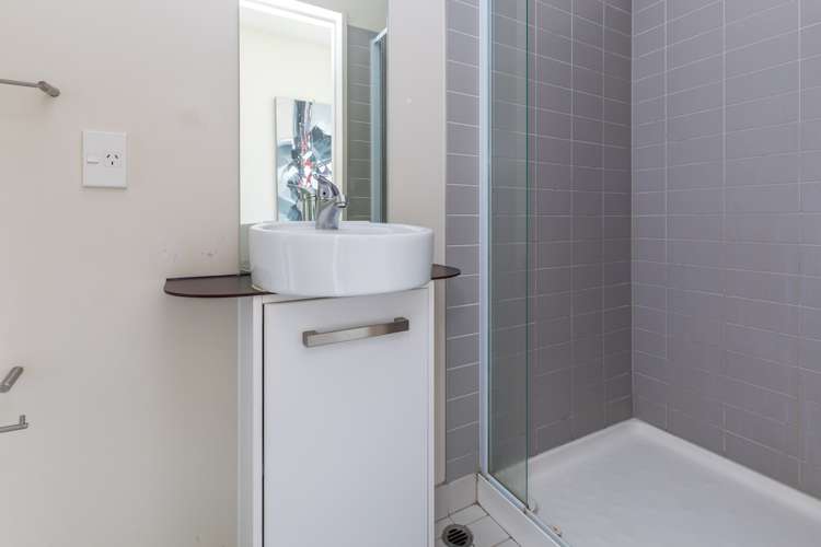 1412/10 Waterloo Quadrant Auckland Central_11