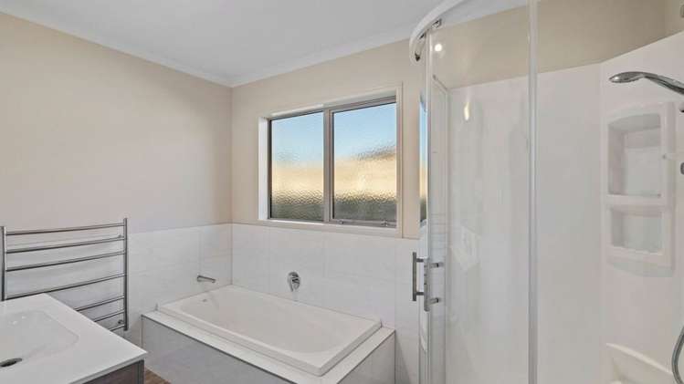 8 Utopia Park Heights Welcome Bay_15