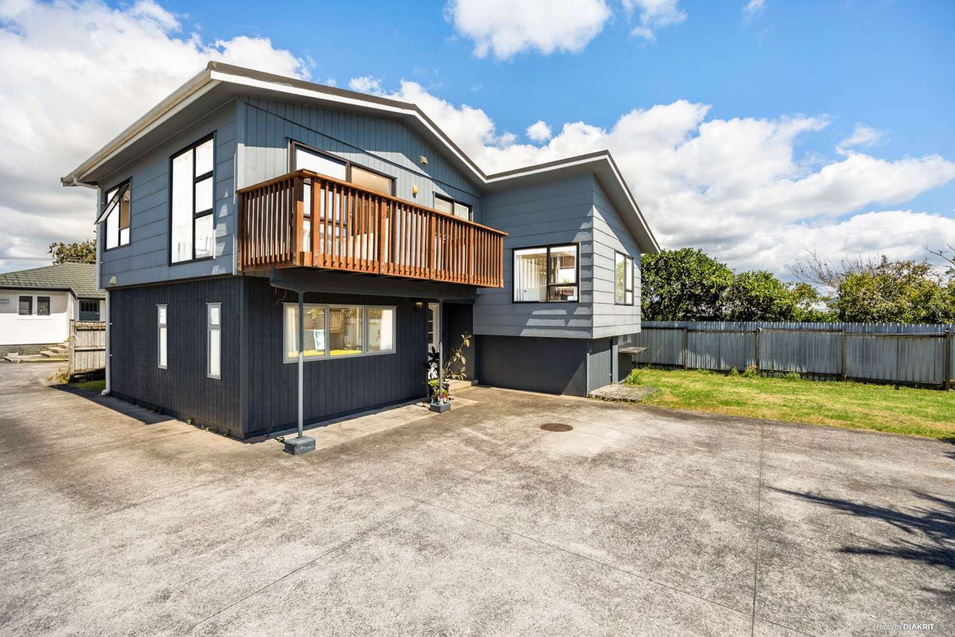 2/5 Abbotleigh Avenue Te Atatu Peninsula_0