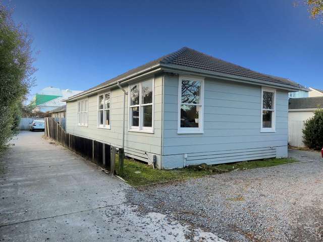 UPPER RICCARTON - STUDENT ACCOMODATION 2027 - 5 BEDROOMS, HEAT PUMP
