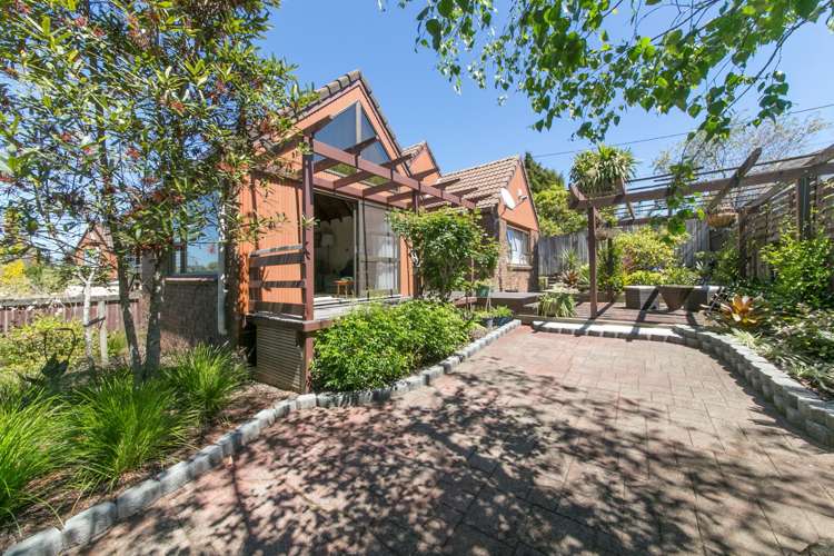 2/8 West Lynn Road Titirangi_0