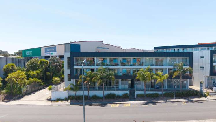 1/17 Link Crescent Stanmore Bay_1