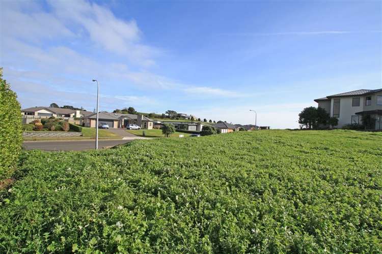 8 Links Drive Waiwhakaiho_4