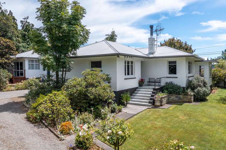1091 Halcombe Road_0