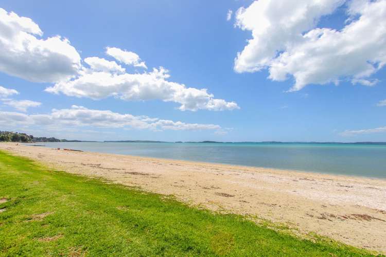 2/7 Malloy Place Eastern Beach_17