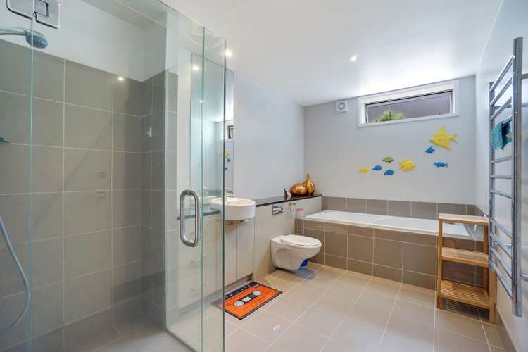 2/92 Ocean View Road Northcote_7