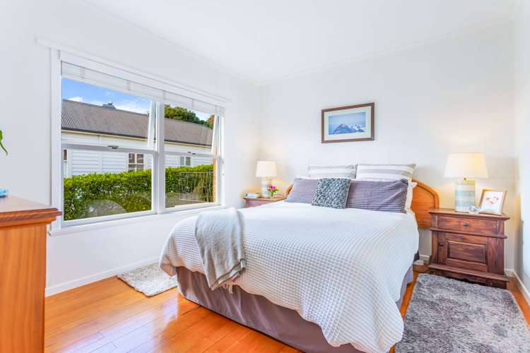 1/96a Victoria Road Devonport_12